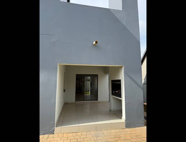 4 BEDROOM HOUSE FOR SALE IN MELODIE